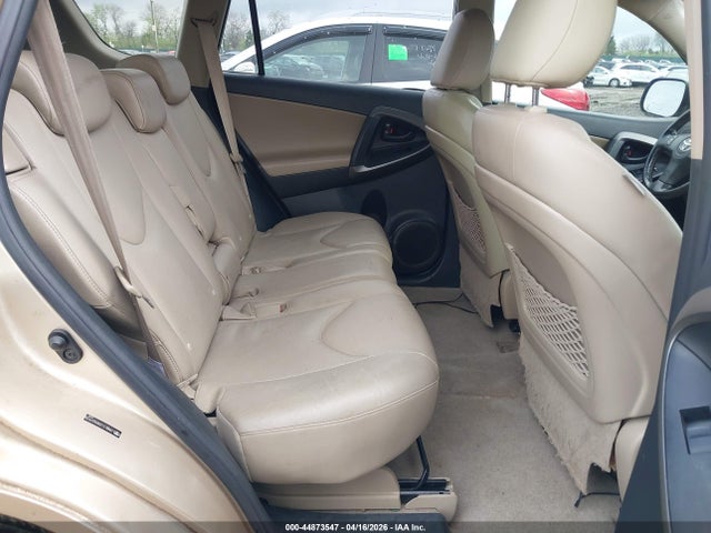 Toyota RAV4 Limited V6