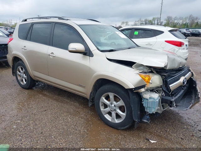 Salvage Toyota RAV4 Image