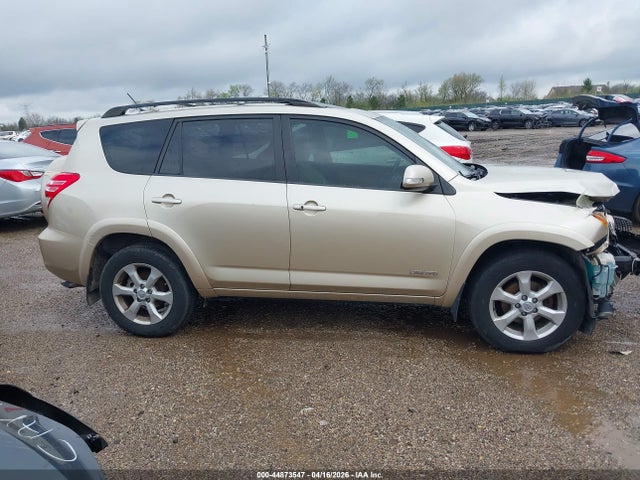 Toyota RAV4 Limited V6