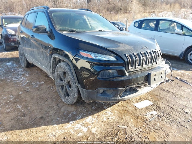 Salvage Jeep Cherokee Image