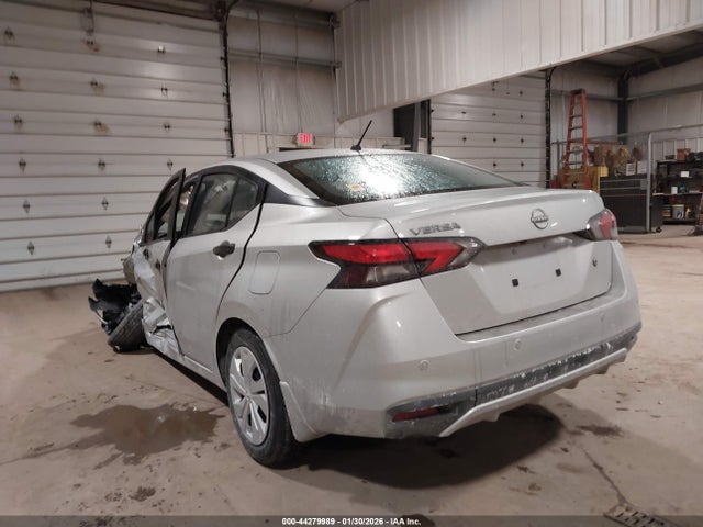 Nissan Versa 1.6 S