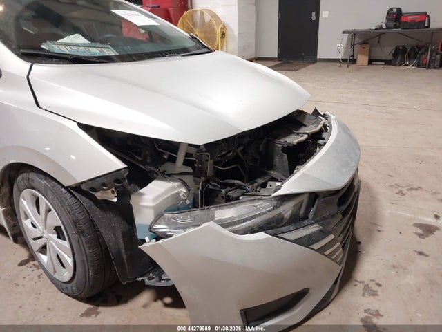 Nissan Versa 1.6 S