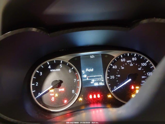 Nissan Versa 1.6 S