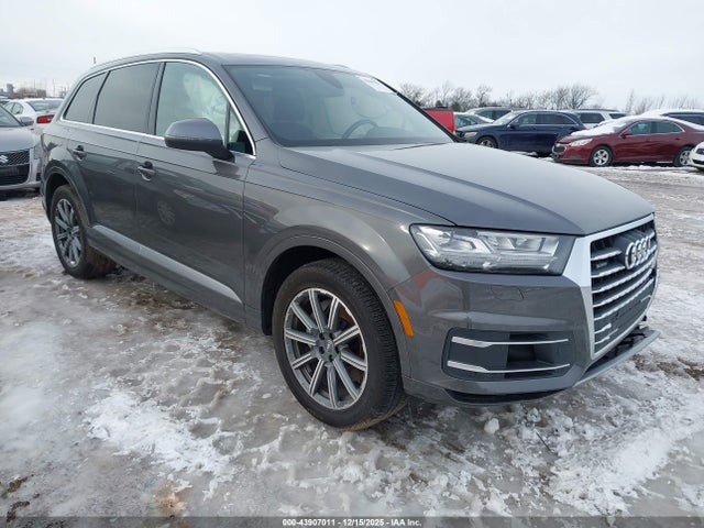Salvage Audi Q7 Image