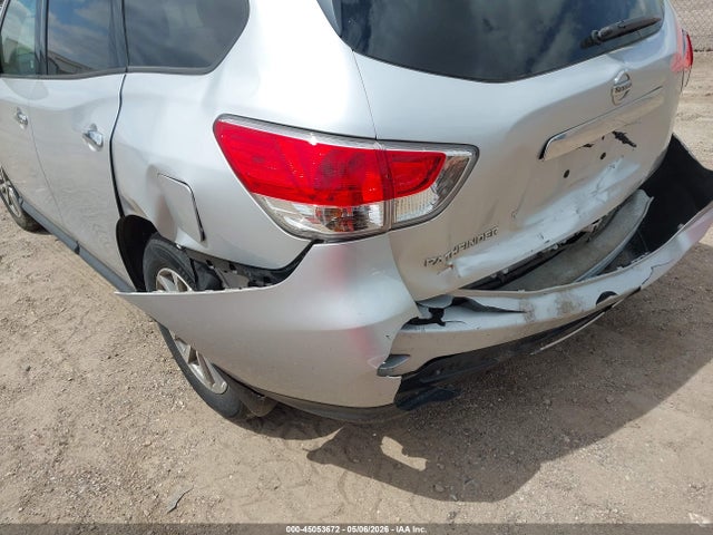 Nissan Pathfinder S