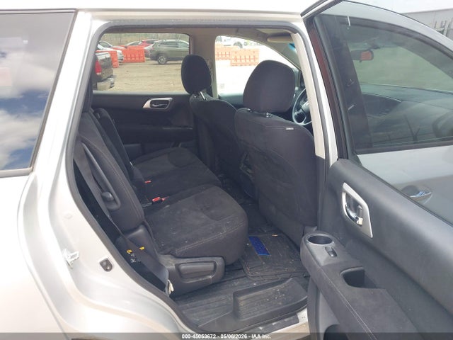Nissan Pathfinder S