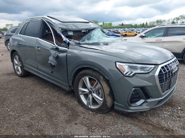 Salvage Audi Q3 Image