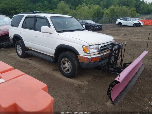Salvage Toyota 4Runner Image