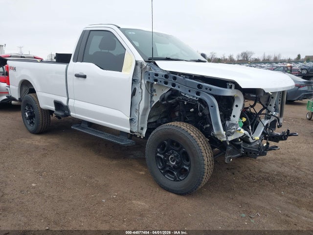 Salvage Ford F-350 Image