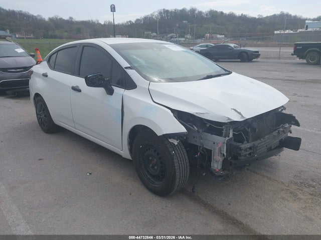 Salvage Nissan Versa Image