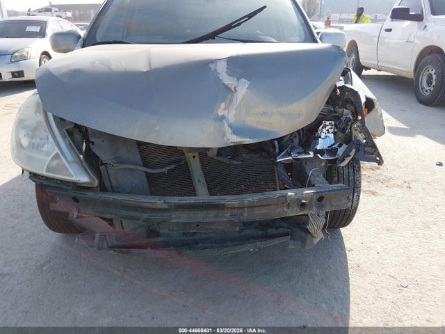 Nissan Versa 1.8s