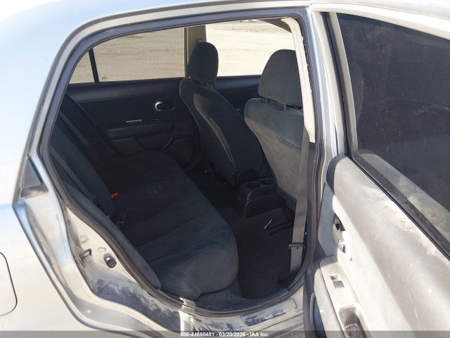 Nissan Versa 1.8s