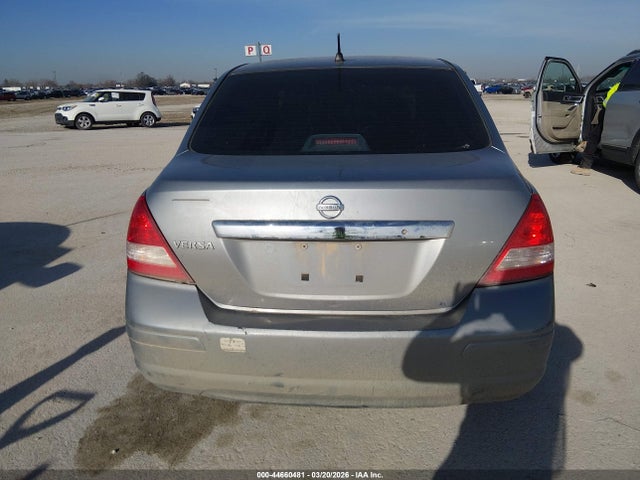 Nissan Versa 1.8s