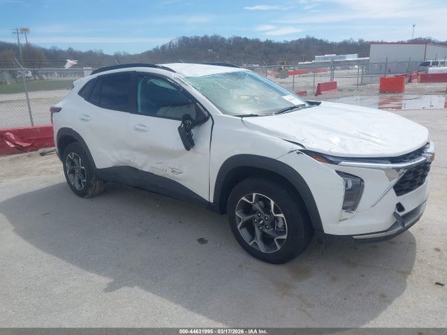 Salvage Chevrolet Trax Image