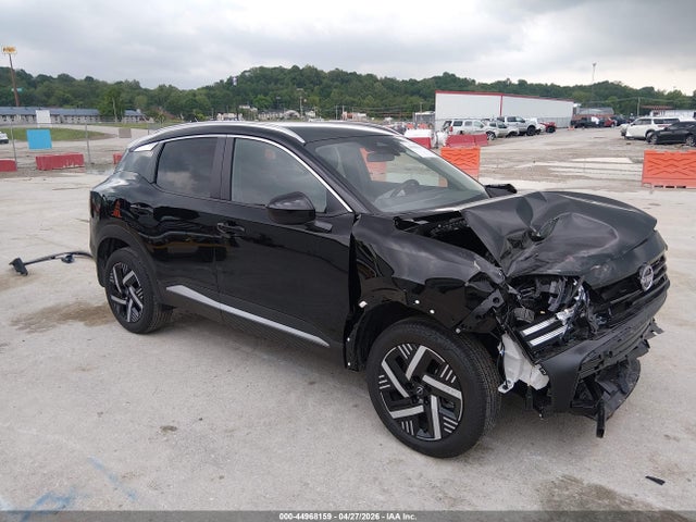Salvage Nissan Kicks Image