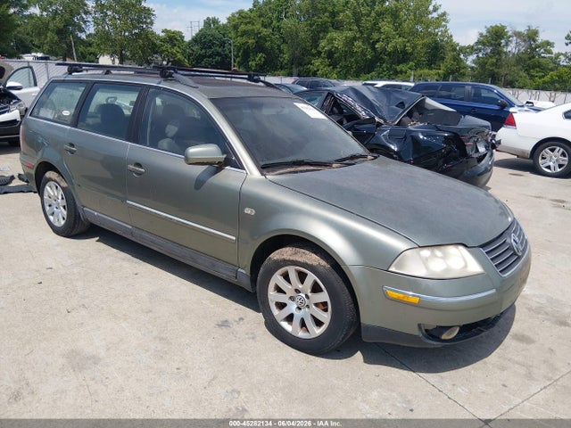 Salvage Volkswagen Passat Image