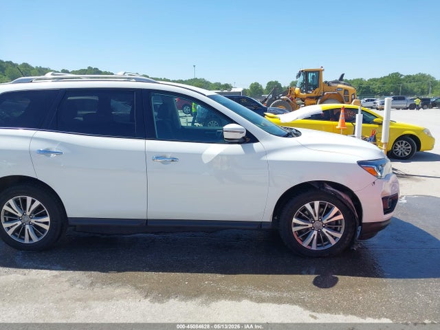 Nissan Pathfinder S