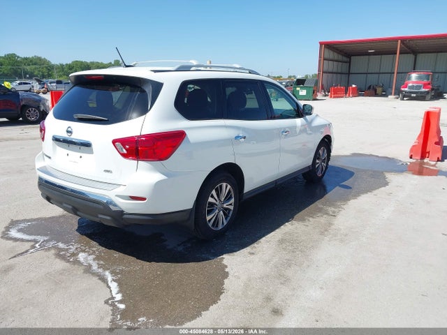 Nissan Pathfinder S