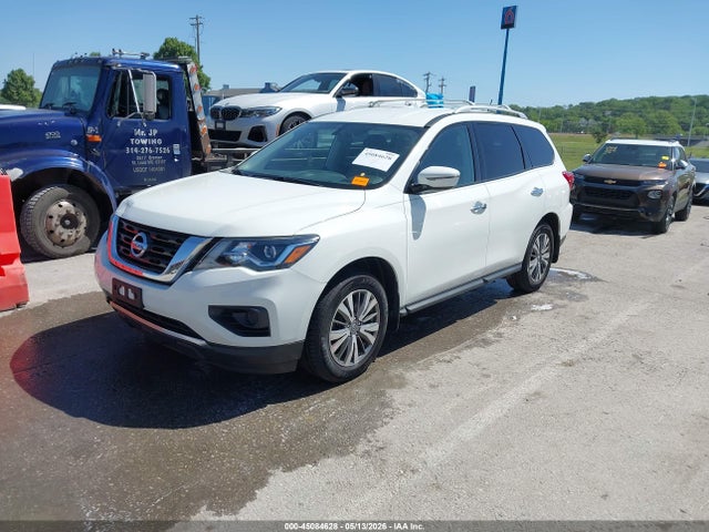 Nissan Pathfinder S