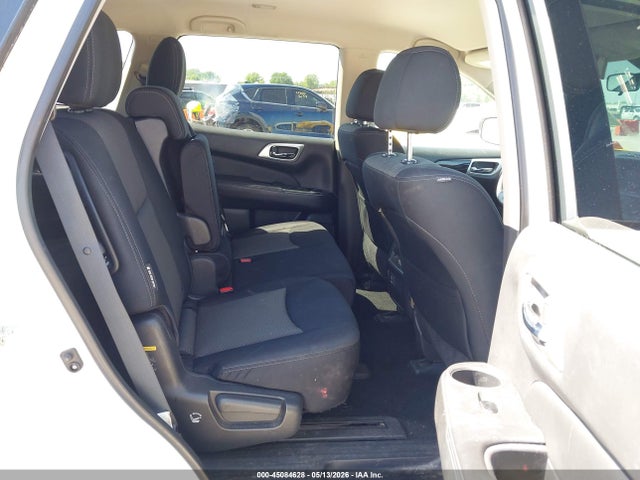 Nissan Pathfinder S
