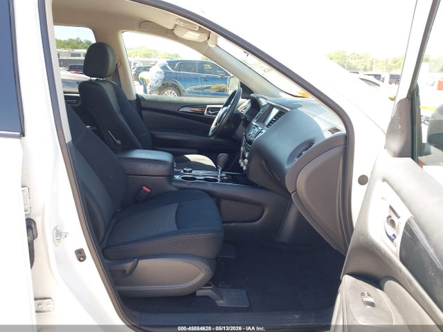 Nissan Pathfinder S