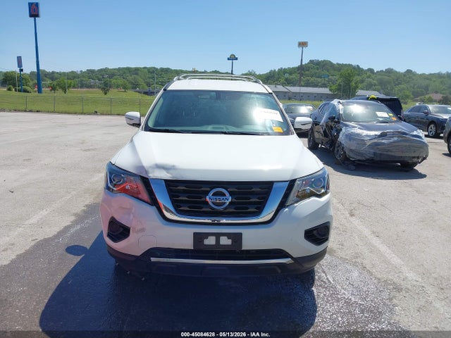 Nissan Pathfinder S