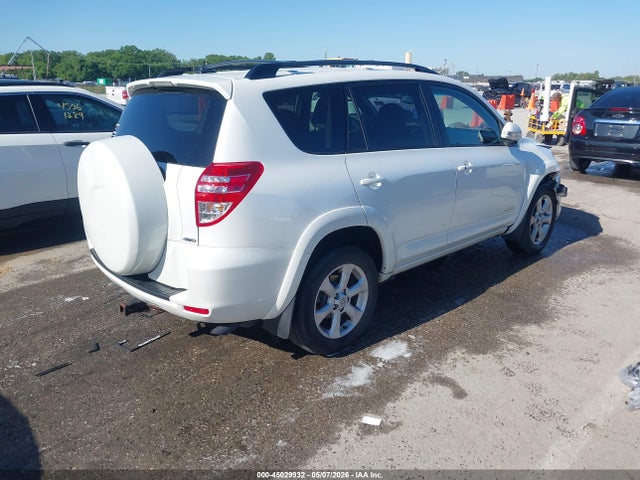 Toyota RAV4 Limited V6
