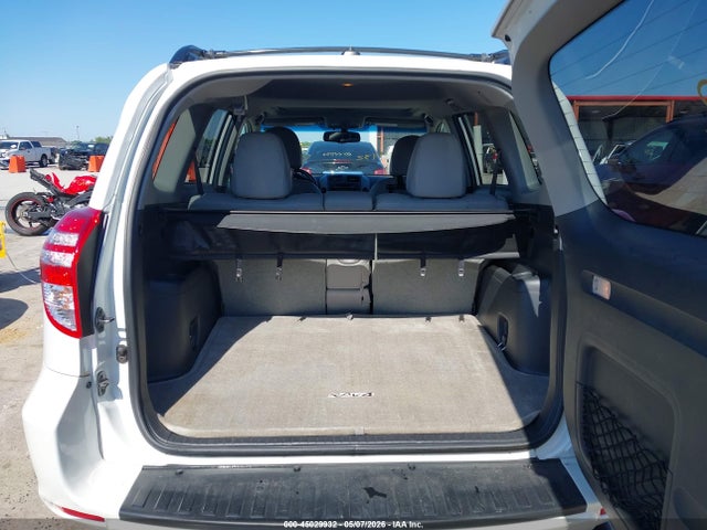 Toyota RAV4 Limited V6