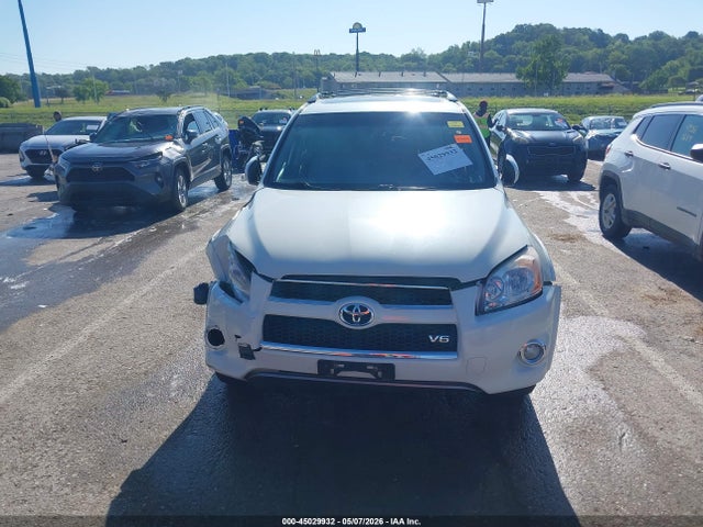 Toyota RAV4 Limited V6