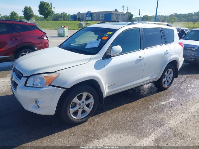 Toyota RAV4 Limited V6