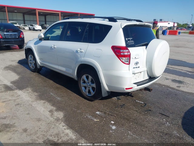 Toyota RAV4 Limited V6