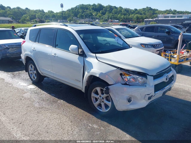 Salvage Toyota RAV4 Image
