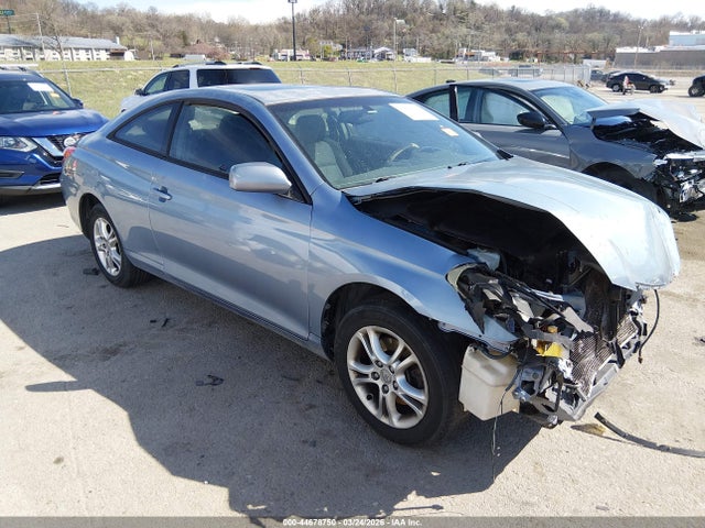 Salvage Toyota Camry Image