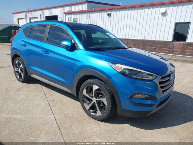 Salvage Hyundai TUCSON Image