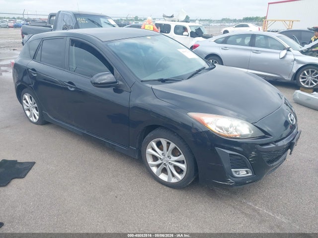 Salvage Mazda Mazda3 Image