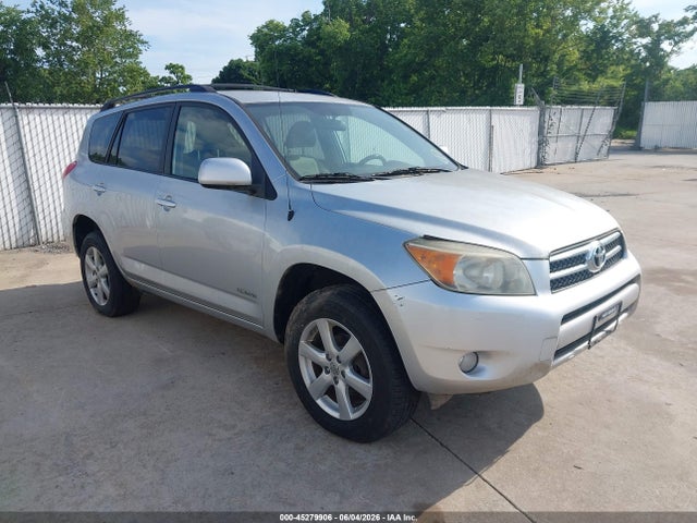 Salvage Toyota RAV4 Image