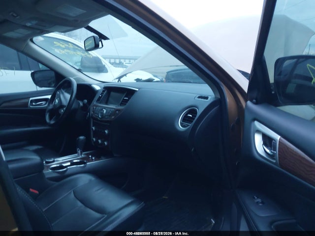 Nissan Pathfinder Platinum