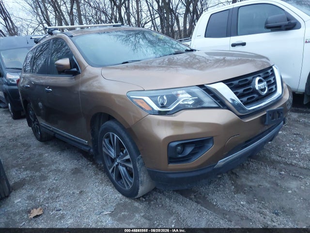 Salvage Nissan Pathfinder Image