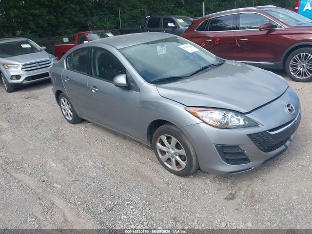 Salvage Mazda Mazda3 Image