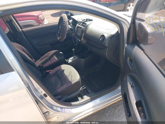 Mitsubishi Mirage Es