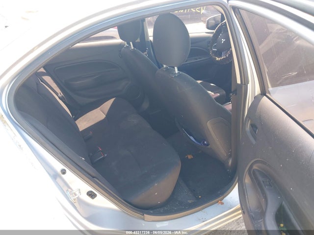 Mitsubishi Mirage Es