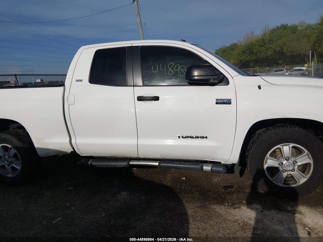 Toyota Tundra Sr5 5.7l V8