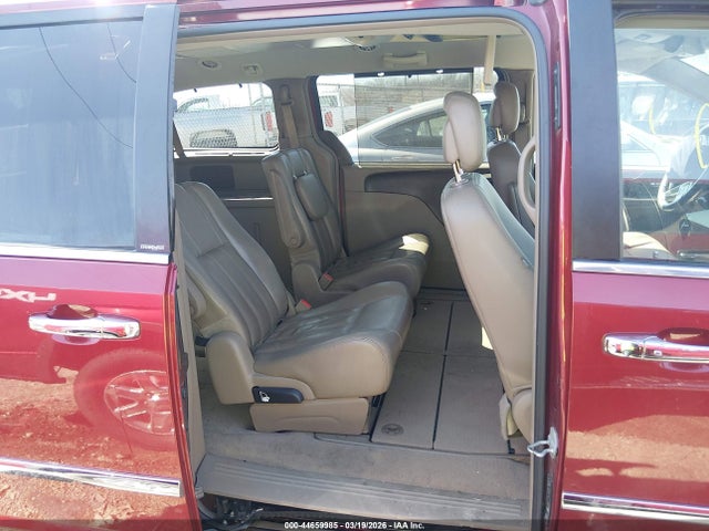 Chrysler Town & Country Touring-l