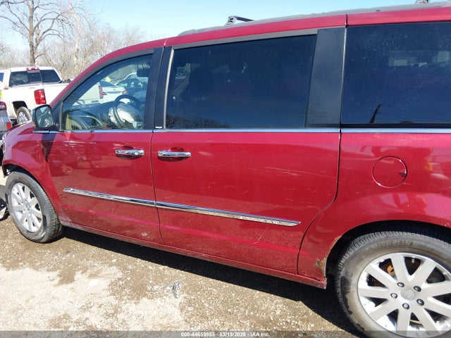 Chrysler Town & Country Touring-l
