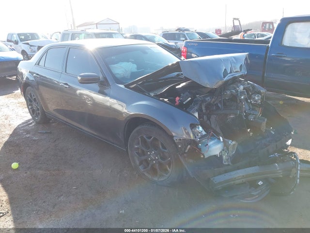 Salvage Chrysler 300 Image
