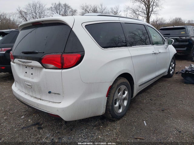 Chrysler Pacifica Touring L