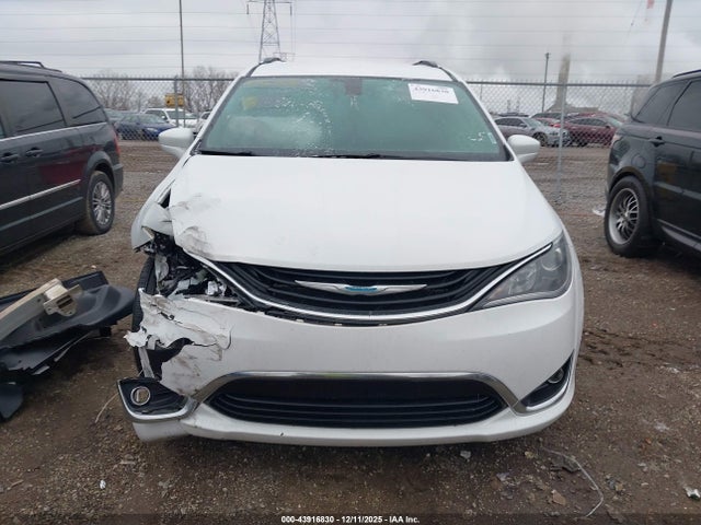 Chrysler Pacifica Touring L