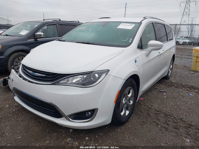 Chrysler Pacifica Touring L