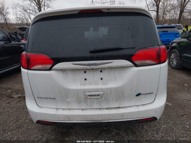 Chrysler Pacifica Touring L
