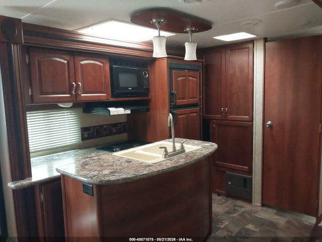 Tracer By Forest Riv Ultra Lite Executive